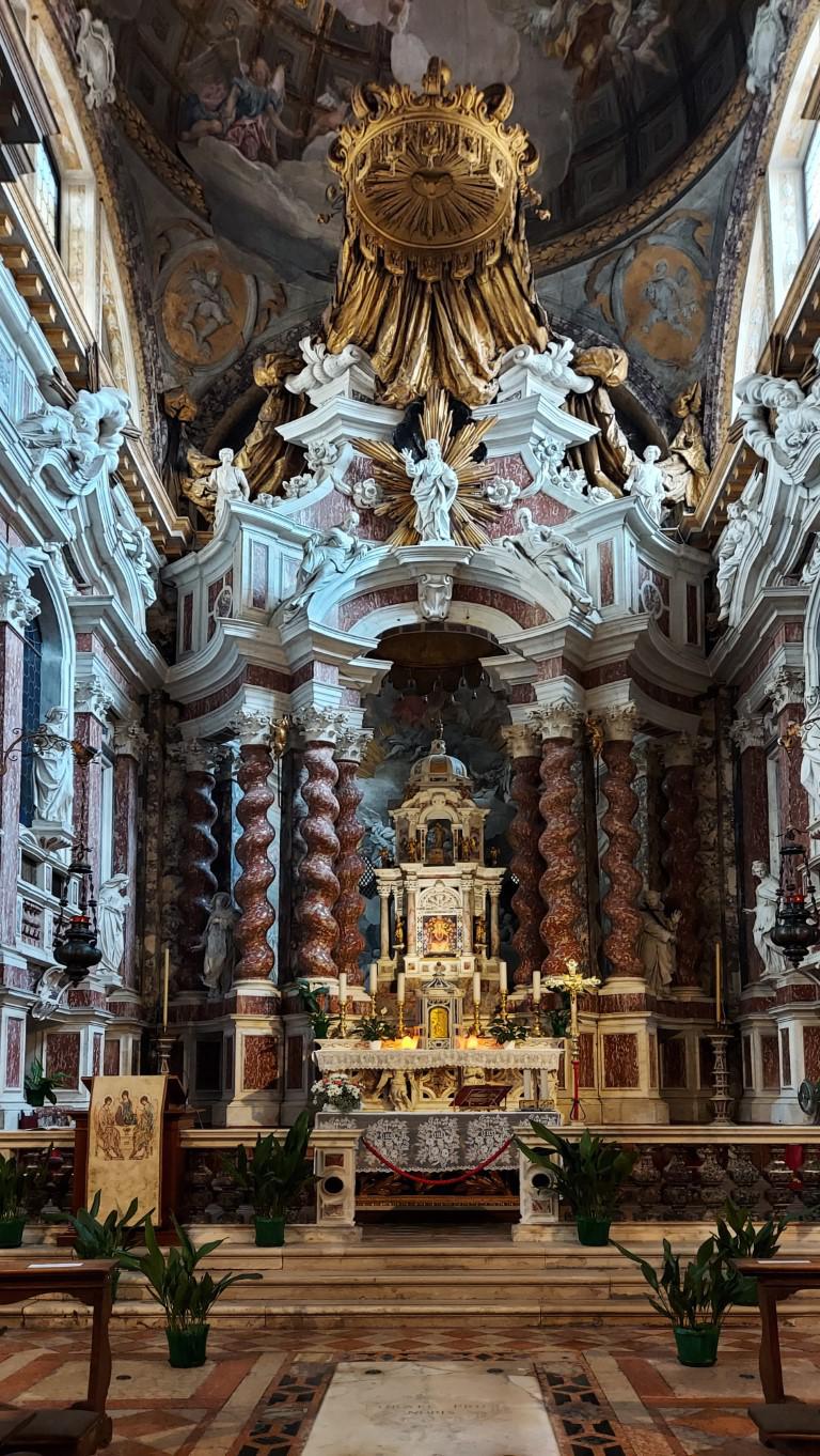 Er is Barok en Barok. De Spanjaarden kunnen er wat van, maar dit is ook aardig over de top.